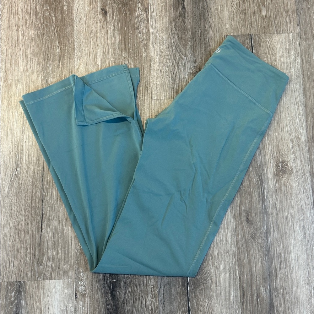 Lululemon Split Hem HR Groove Pant - 8 - Tidewater Teal